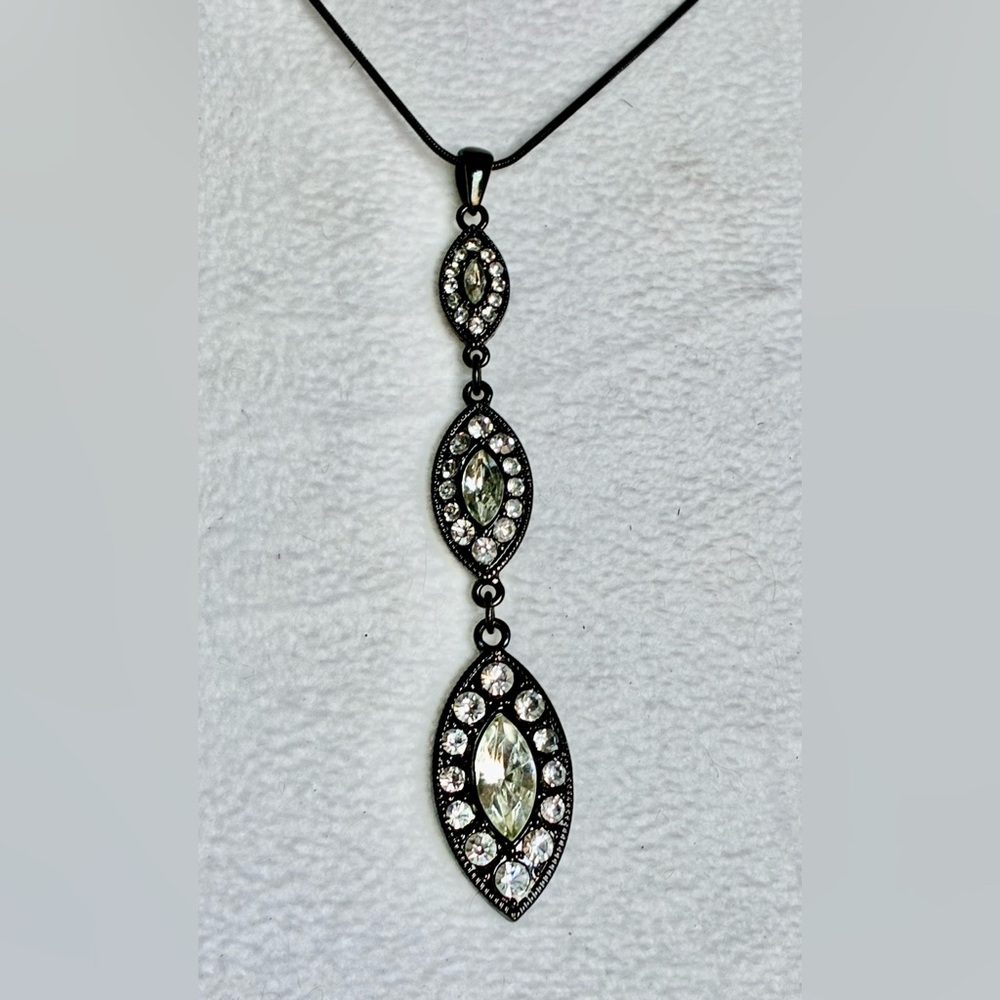 ⚕️Healing Hematite Pendant Necklace by Cookie Lee